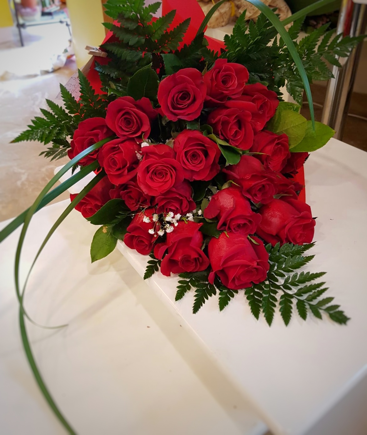 Bouquet Goccia Rose Rosse Fioreria Bruseghini Besenello Trento